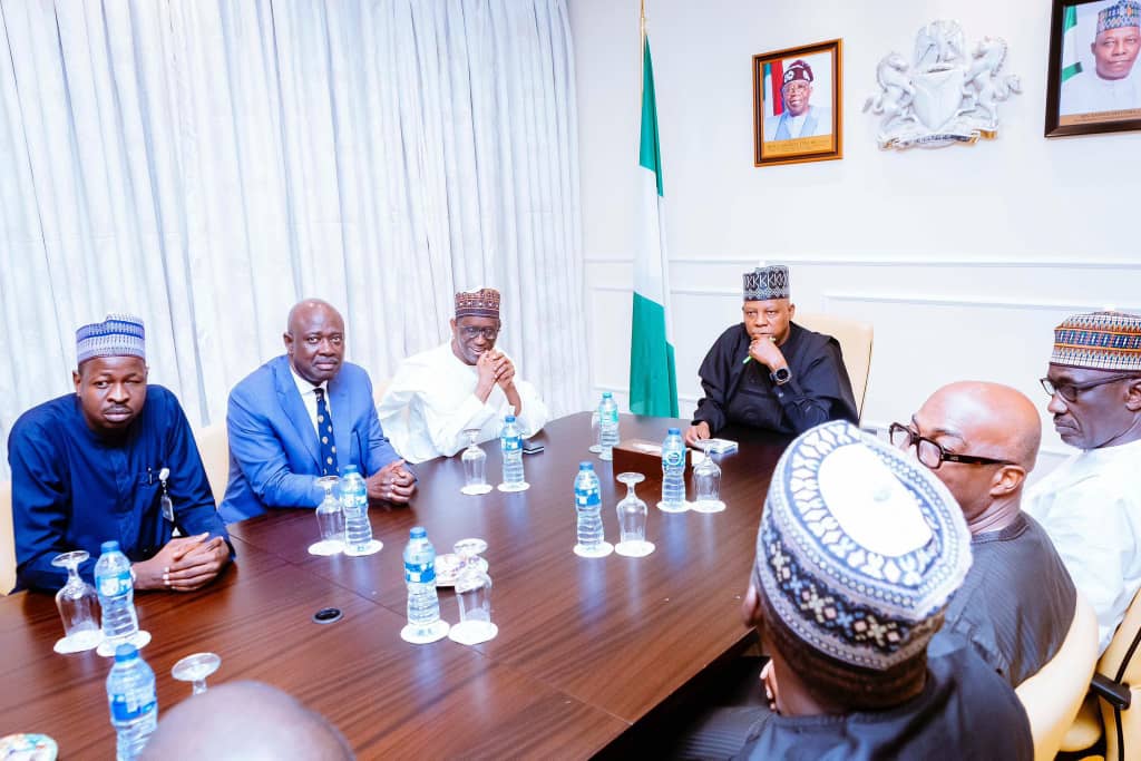 At the instance of President Bola Ahmed Tinubu, GCFR, the Vice President, Senator Kashim Shettima, met with the National Security Adviser (NSA), Mallam Nuhu Ribadu; Minister of State for Petroleum Resources (Oil), Senator Heineken Lokpobiri; Group Managing Director (GMD) of Nigerian National Petroleum Company Limited (NNPCL), Mele Kyari; and Executive Director, Distribution Systems, Storage, and Retailing Infrastructure, Nigerian Midstream and Downstream Petroleum Regulatory Authority (NMDPRA), Ogbugo Kalu Ukoha, at the Presidential Villa today over the current petrol supply challenges.